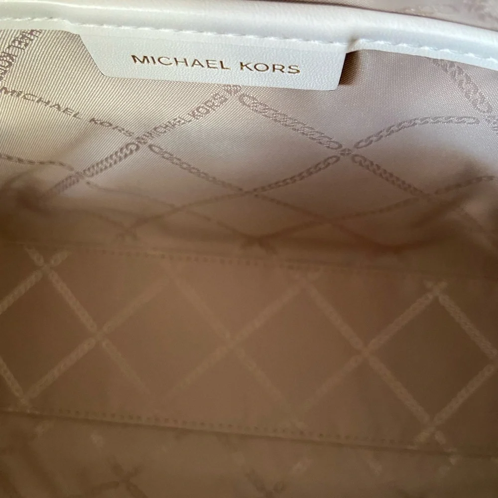 NWT Michael Kors Makeup Bag - Picture 5 of 5